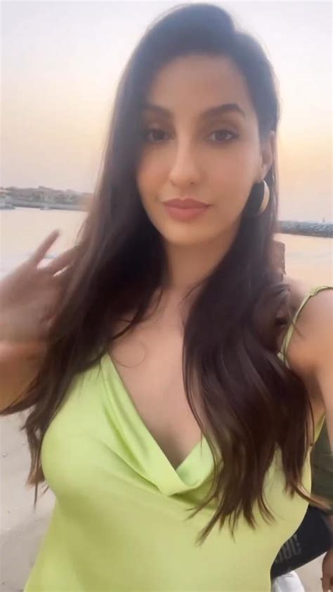 nora fatehi nipple